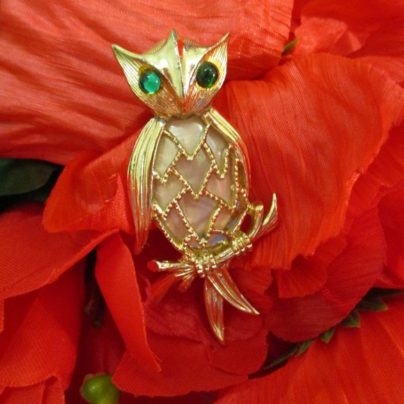 VINTAGE Silver Green MOP Owl Brooch ~ Mother of Pearl Glass Cabachon Silver Owl - Picture 8 of 12